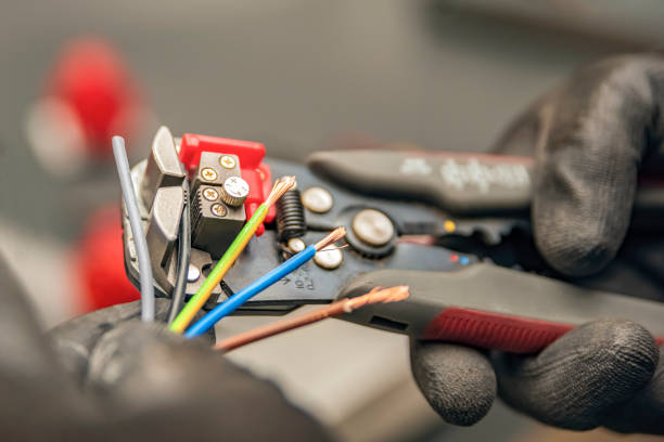 Best Affordable Emergency Electrician  in Summit, WA